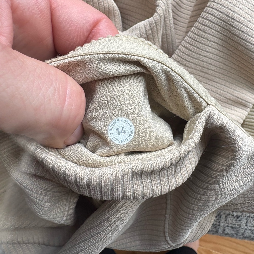 Lululemon Ribbed Softstreme Zip-Leg High Rise Cropped Pants size 14 Trench NWOT - Picture 11 of 12